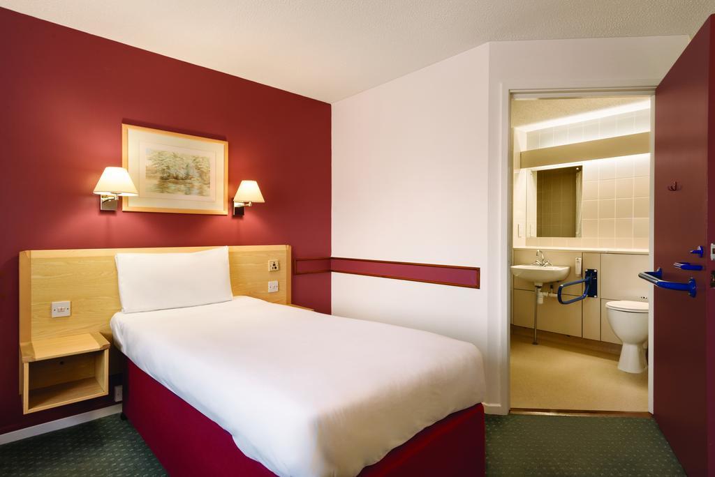 Days Inn Hotel Bradford - Leeds Brighouse Szoba fotó