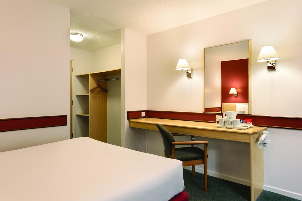Days Inn Hotel Bradford - Leeds Brighouse Szoba fotó